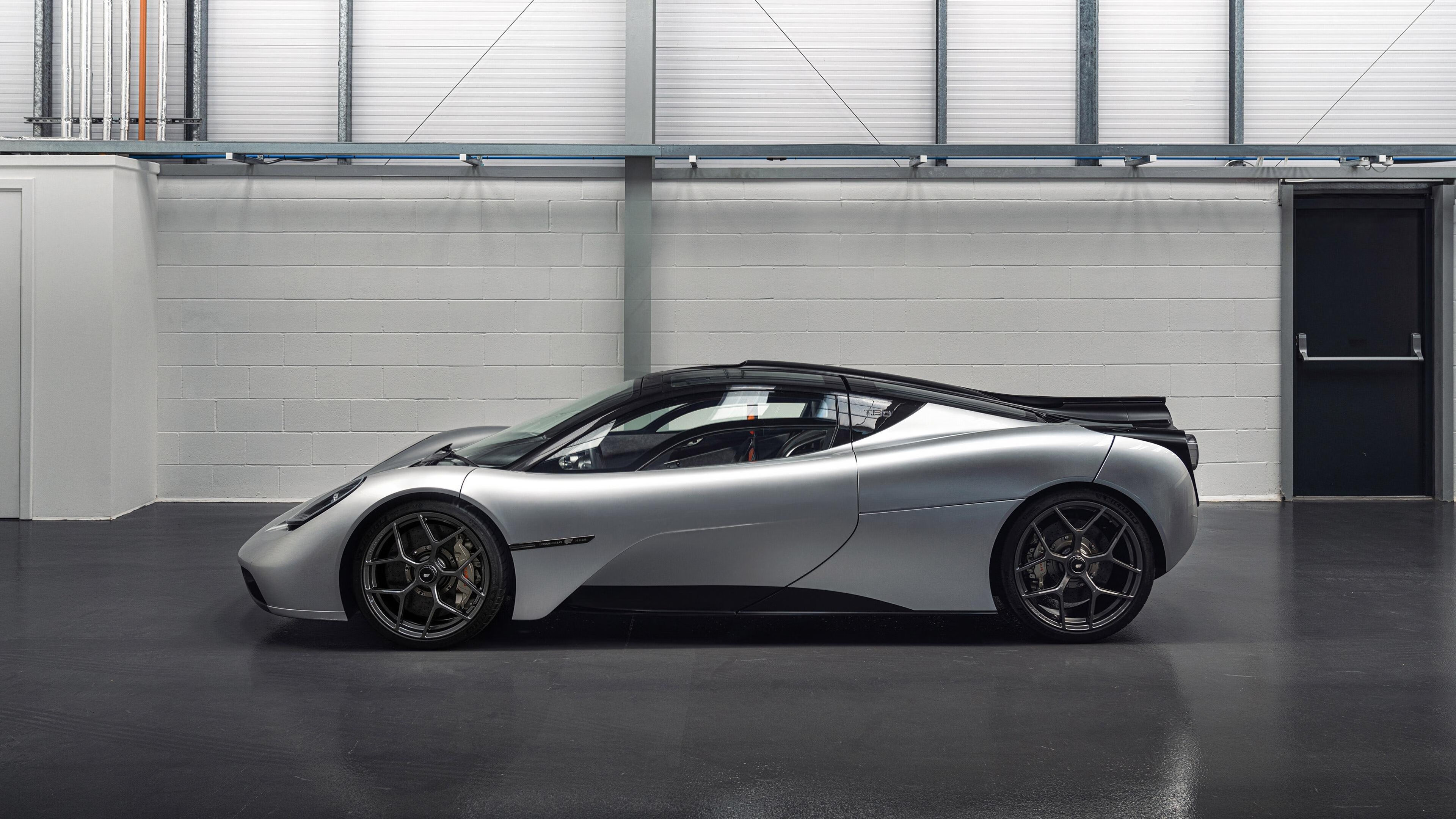 “西甲争冠焦点:劲旅交锋,胜负悬而未决”,意甲老牌劲旅