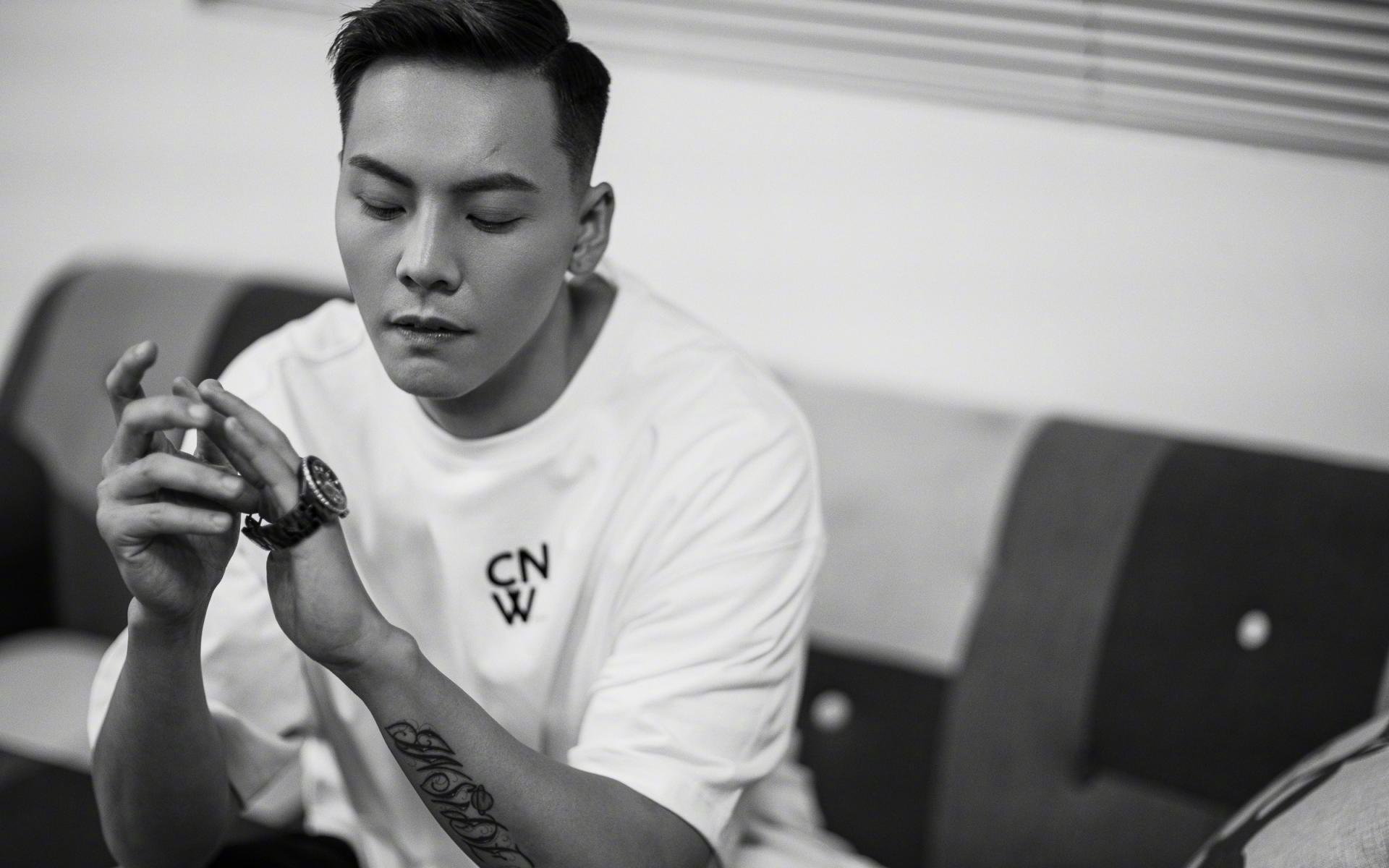 英格兰后卫世界波扳平比分，英格兰对波黑