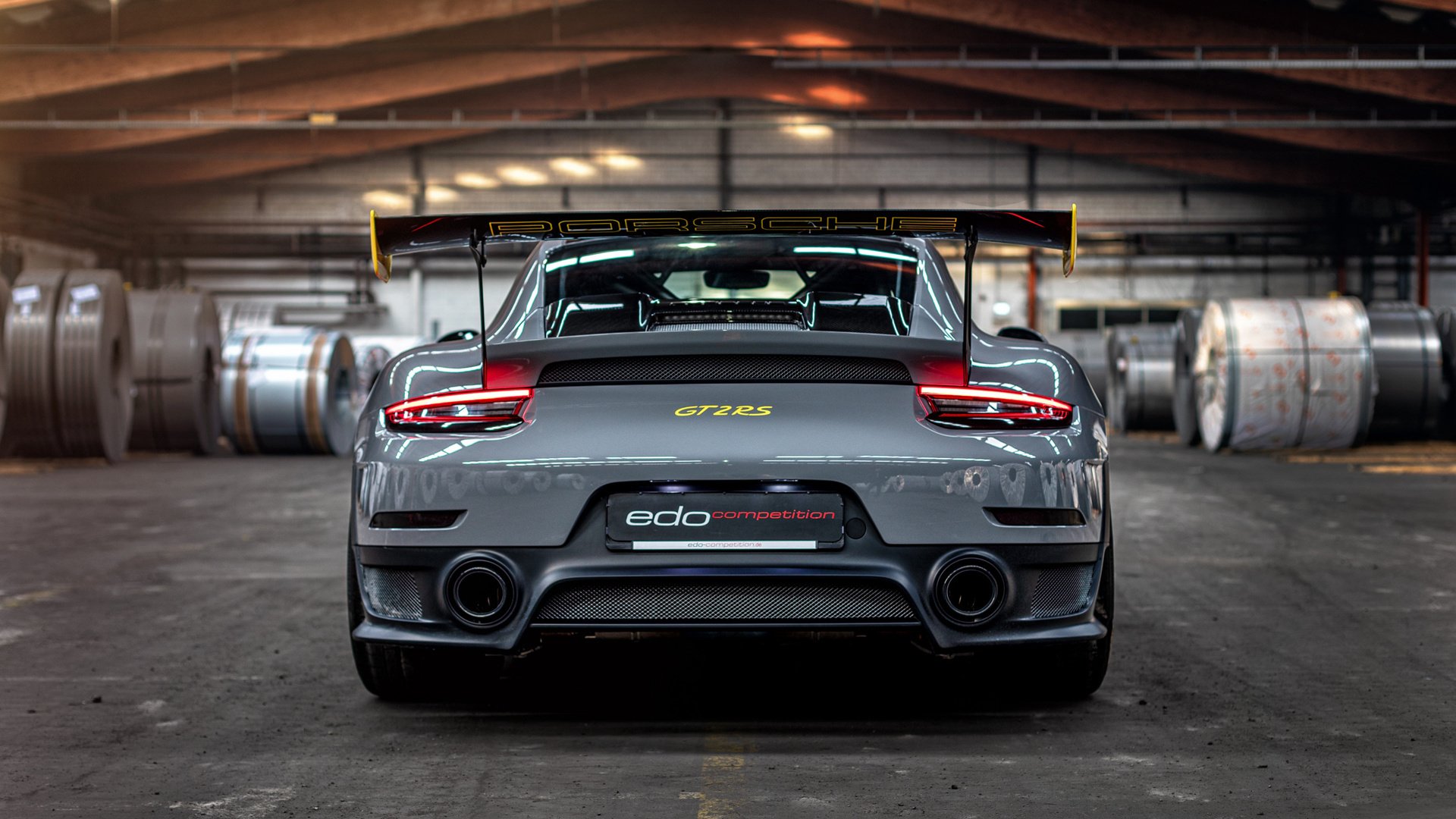 中国复合弓女队在射箭世界杯上海站团体赛中表现出色，复合弓射箭比赛