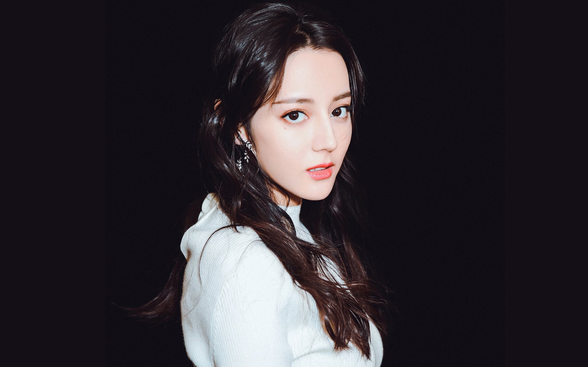 夺顶冠：勒沃库森领跑德甲积分榜，德甲勒沃库森对拜仁