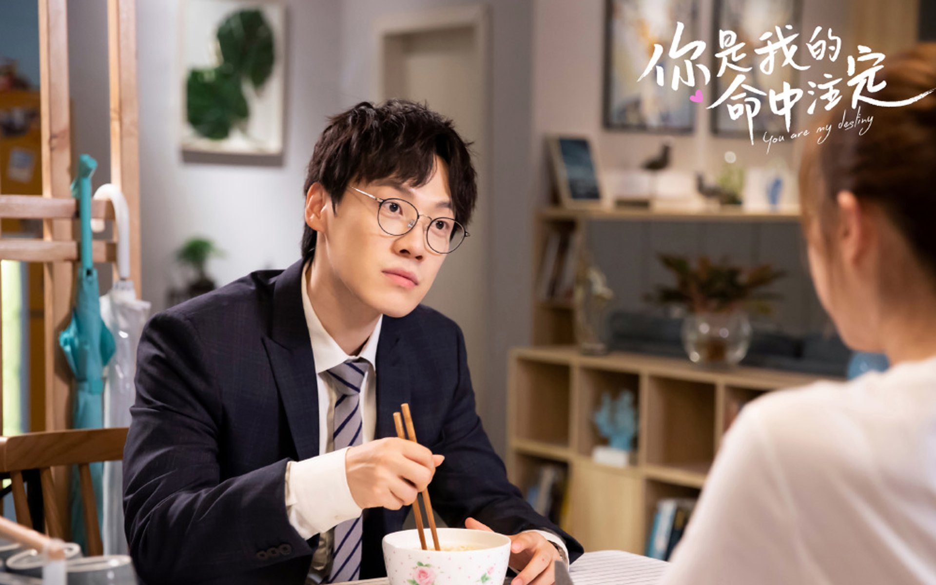 国足门前站位与拦截成功率关系，足球比赛开始前守门对方需要站在多少