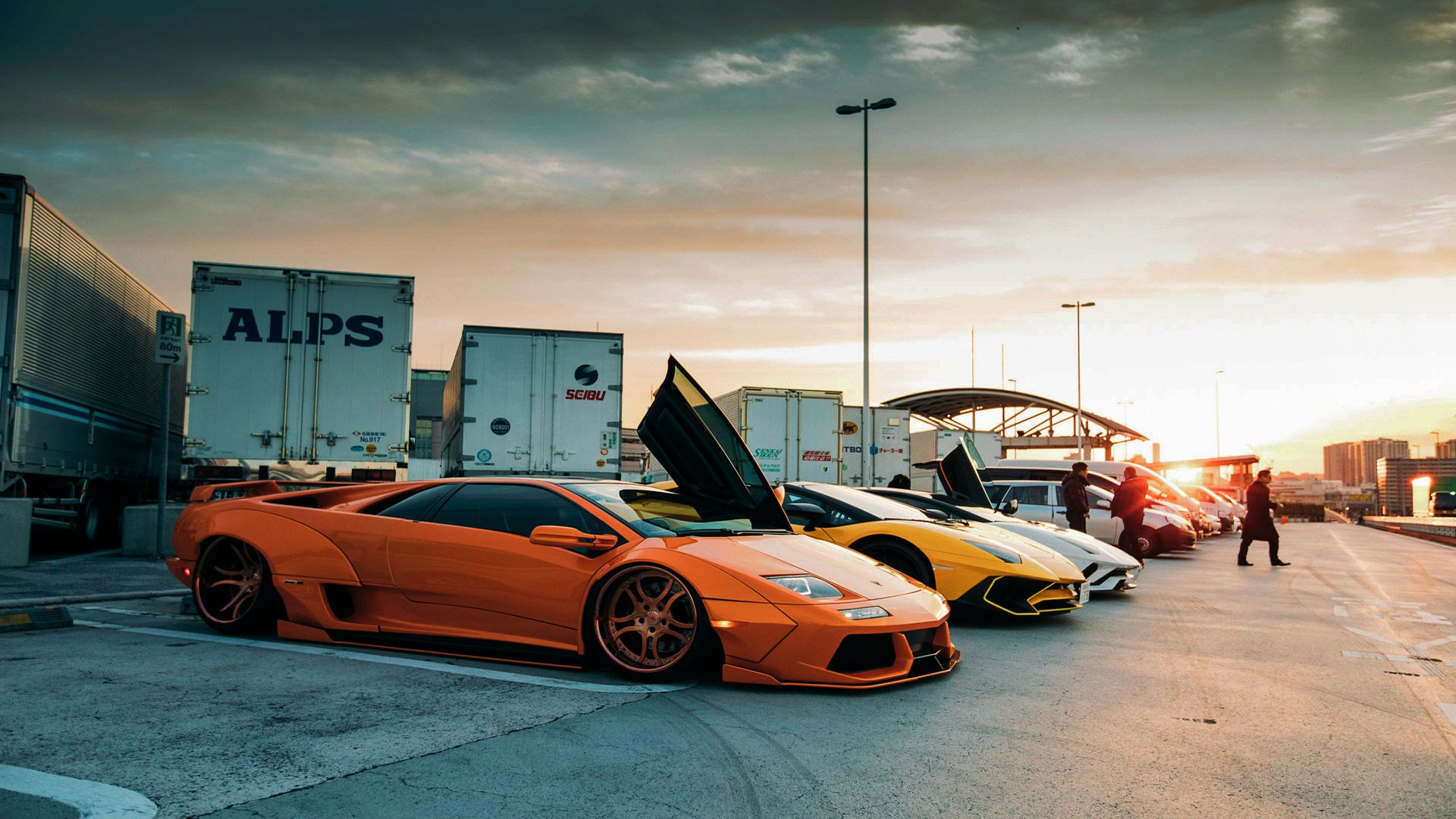 库里赛后与小球迷温情互动，库里和队友